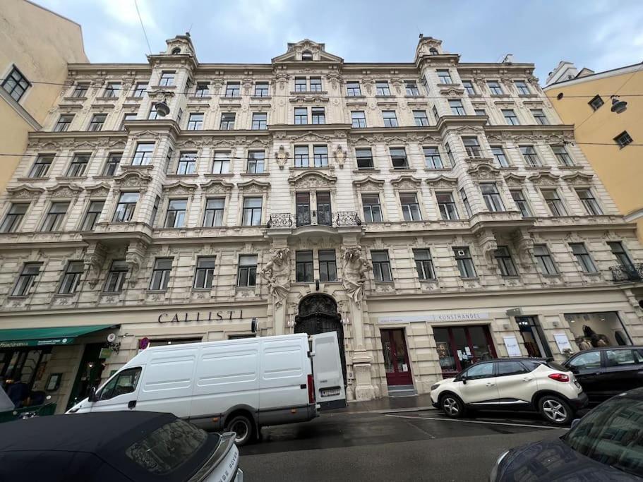 Design Apartment In The Centre Of Wien Exteriör bild